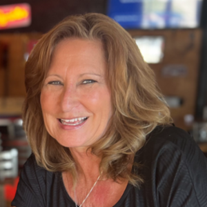 Tracey Urbanek - Agent